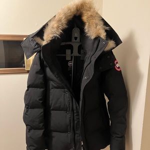 Canada goose fur hood jacket